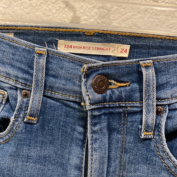 Levi’s premium San Francisco 724 High Rise Straight Jeans - Picture 2 of 5